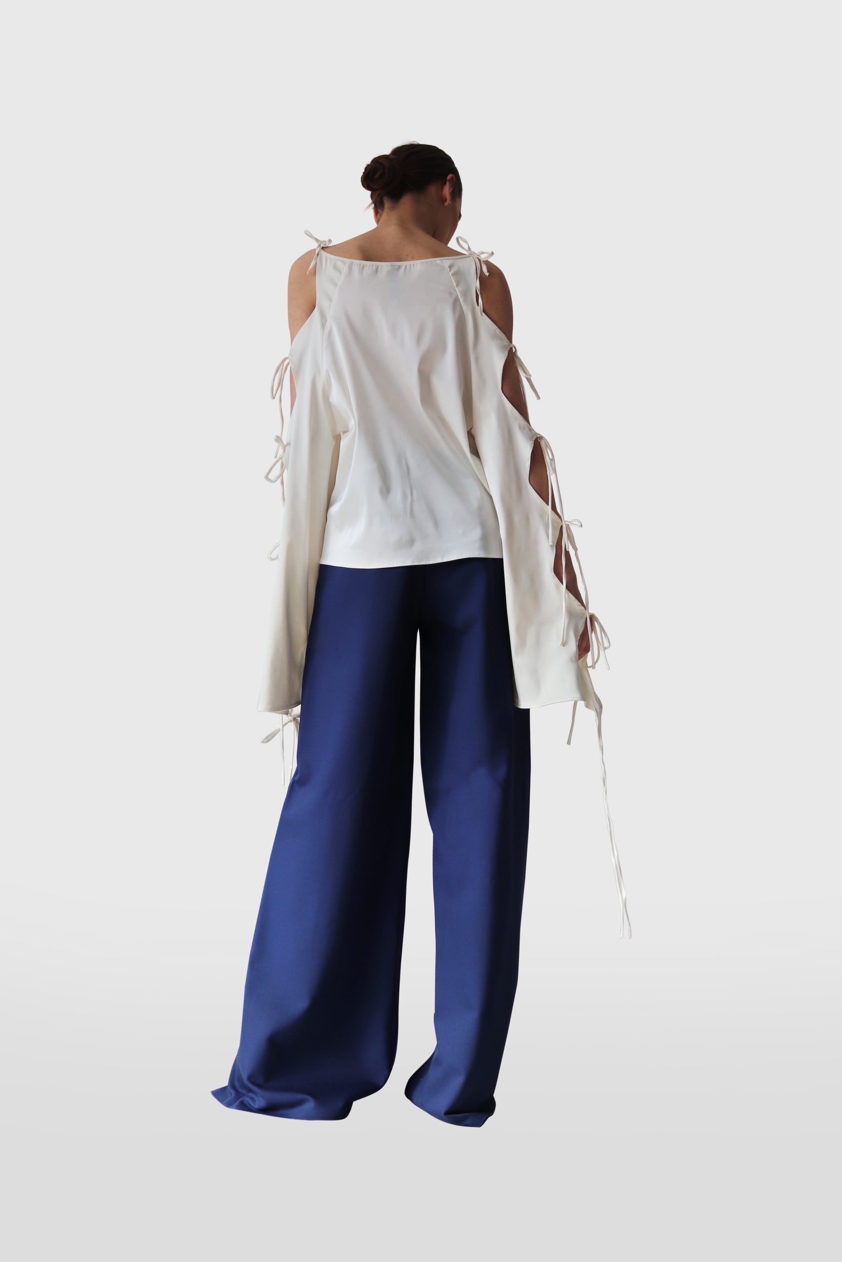 WHITE ALCHEMY TOUCH BLOUSE
